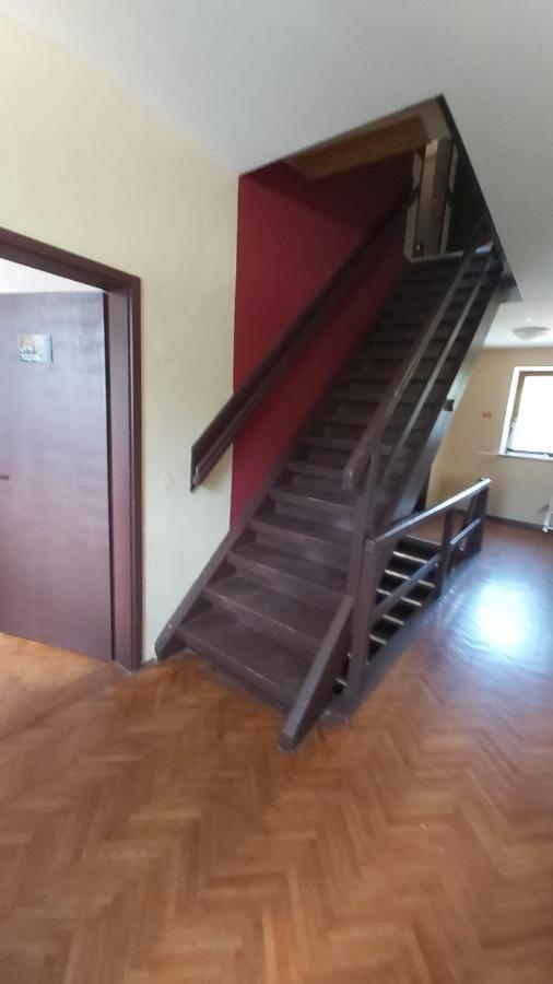 Hostel In Picerija Spajza موجسترانا المظهر الخارجي الصورة