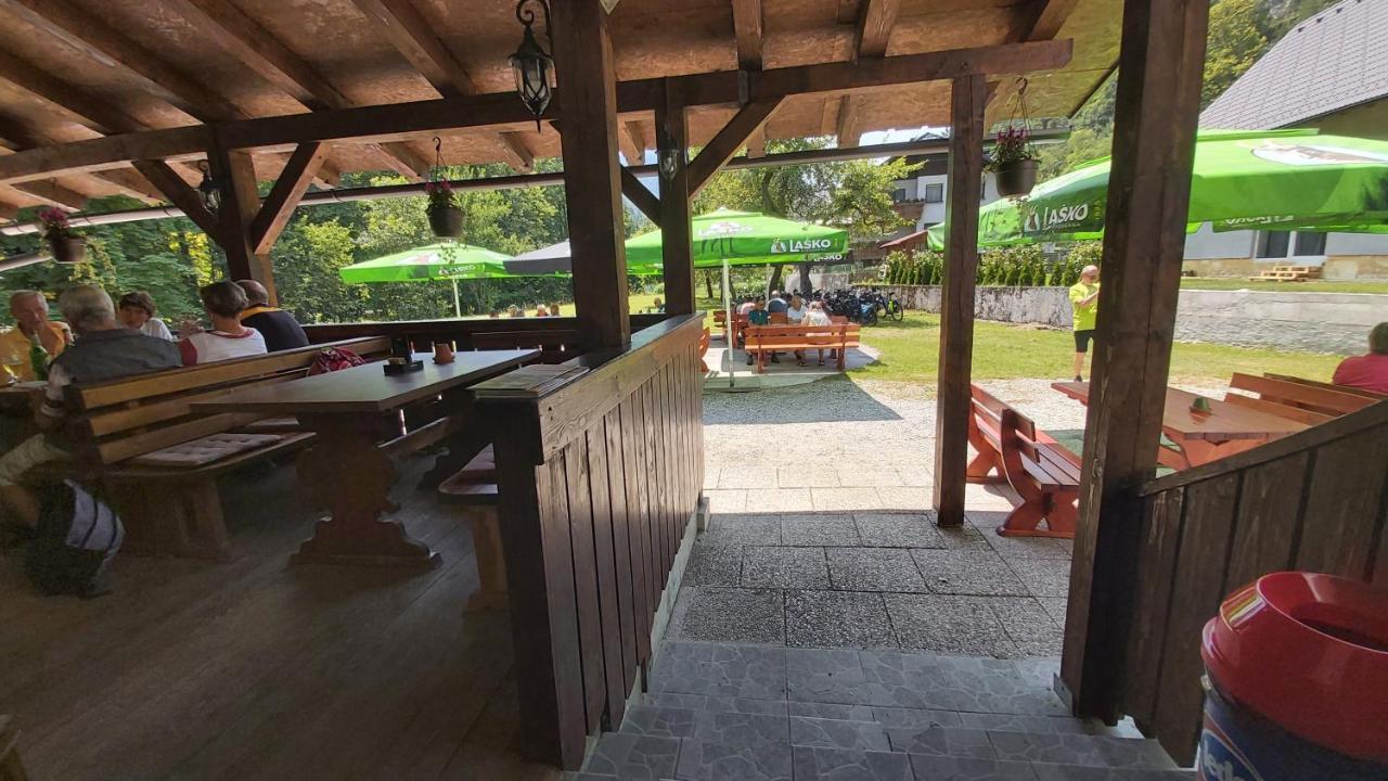 Hostel In Picerija Spajza موجسترانا المظهر الخارجي الصورة