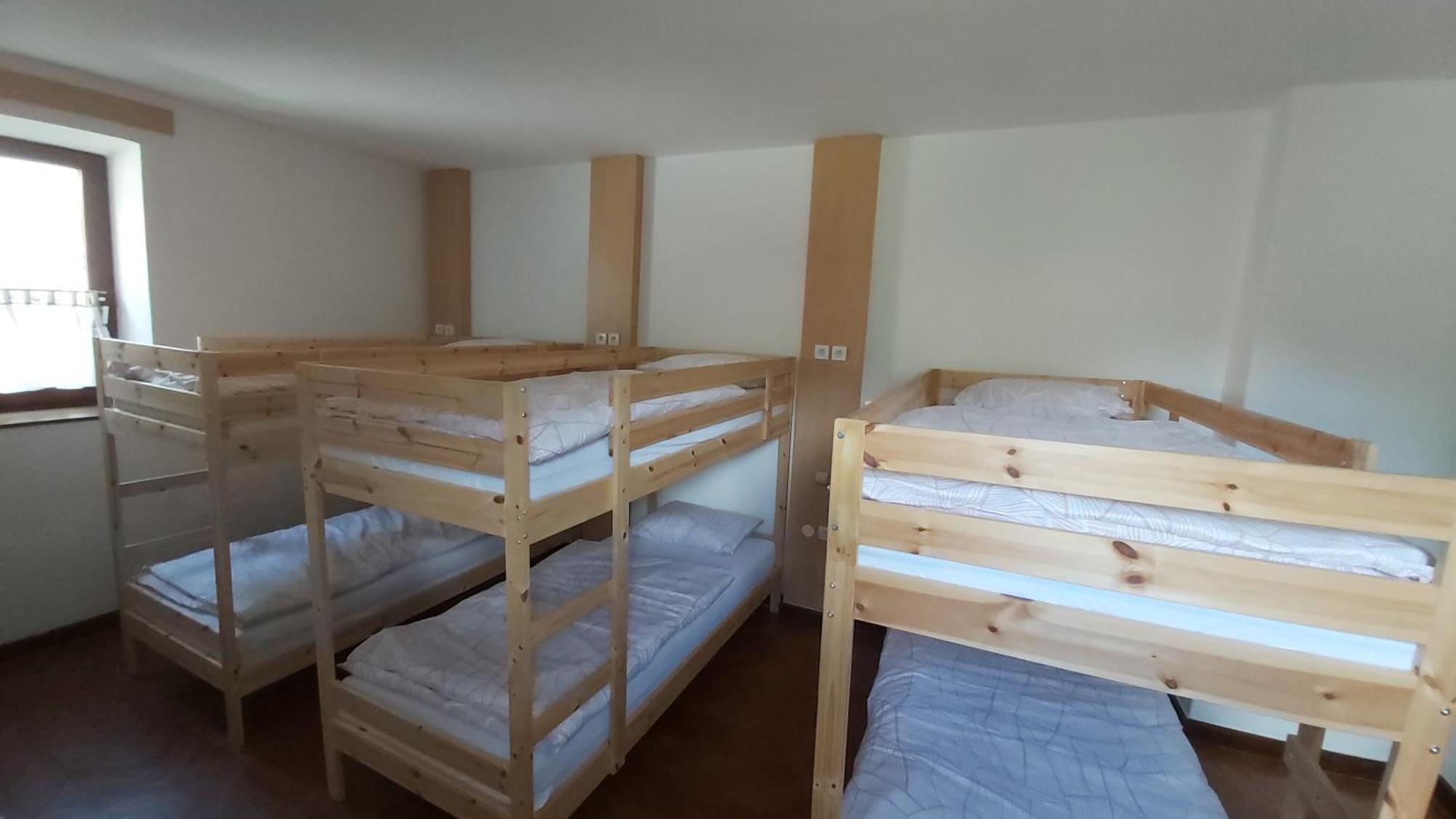 Hostel In Picerija Spajza موجسترانا المظهر الخارجي الصورة